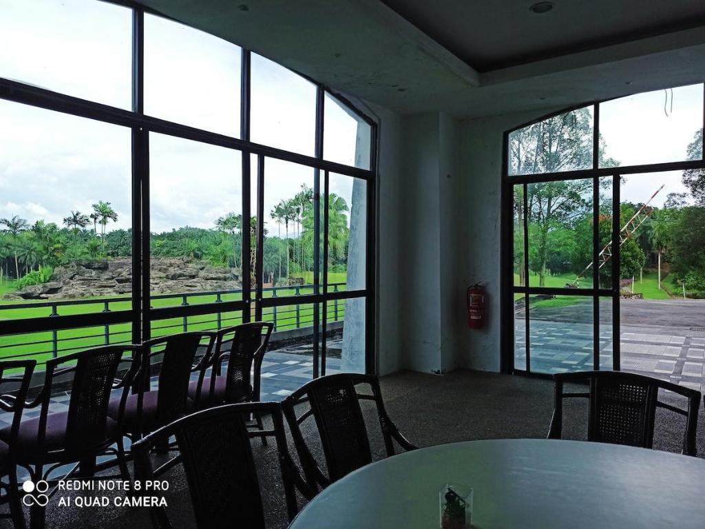 Jennifer MAMA Golf Club Bungalow — photo 5